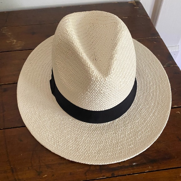 Banana Republic Accessories - BANANA REPUBLIC | Cream Straw Fedora with Black Band